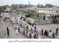 People Are Going To Data Darbar For juma After Bomb Blasts.jpg